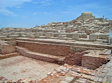 largest site of indus valley civilization|Mohenjo.
